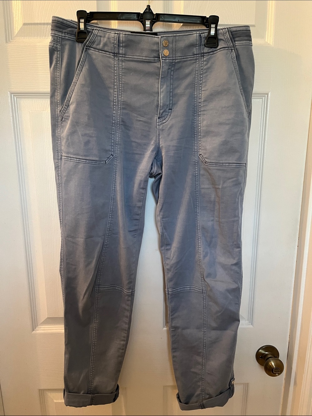 White House Black Market Pret-a-Pedi Light BlueStraight-Leg Crop Pants Size 8